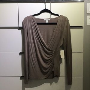 NWT✨ Forever 21 Scrunch Long Sleeve V-Neck Top